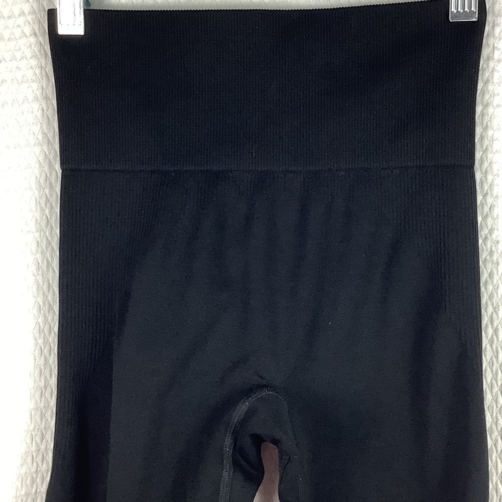 PINK Victoria’s Secret Ultimate Seamless Strappy Leggings - Picture 4 of 8